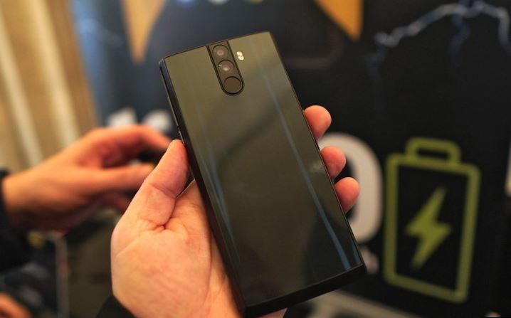 "Вечная" батарея и тонкий корпус - Energizer с выставки MWC 2018