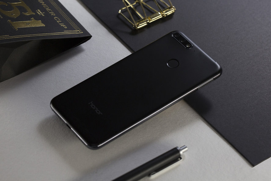 Honor представляет молодежную новинку с NFC и системой распознавания лица