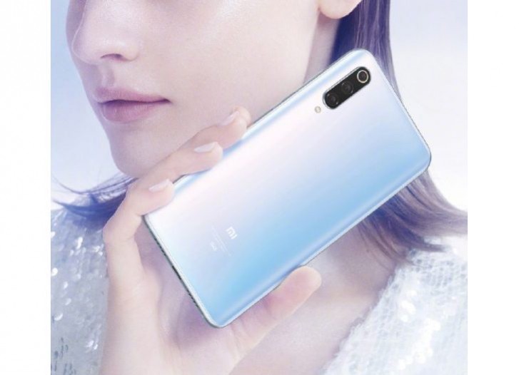 Xiaomi Mi 9 Pro 5G: белый цвет и супер быстрая зарядка