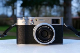 Обзор Fujifilm X100V — лучший для стрит-фото?