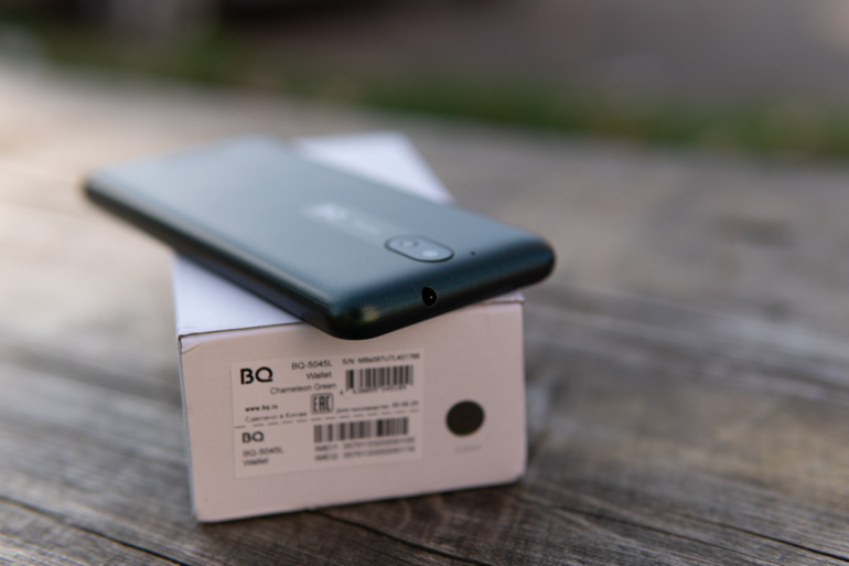 Обзор BQ 5045L Wallet — доступный смартфон с NFC