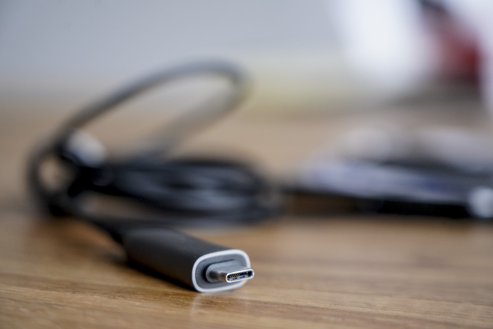 Беспроводное зарядное устройство Satechi USB-C Magnetic Wireless Charging Cable (ST-UCQIMCM)