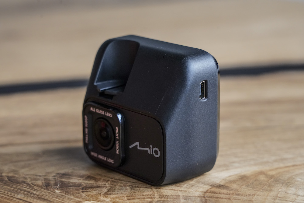 Видеорегистратор Mio MiVue C520 — компактность