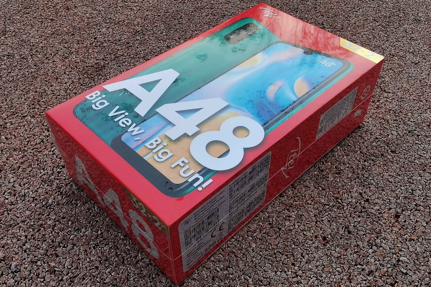 Itel A48 – недорогой смартфон для школьника