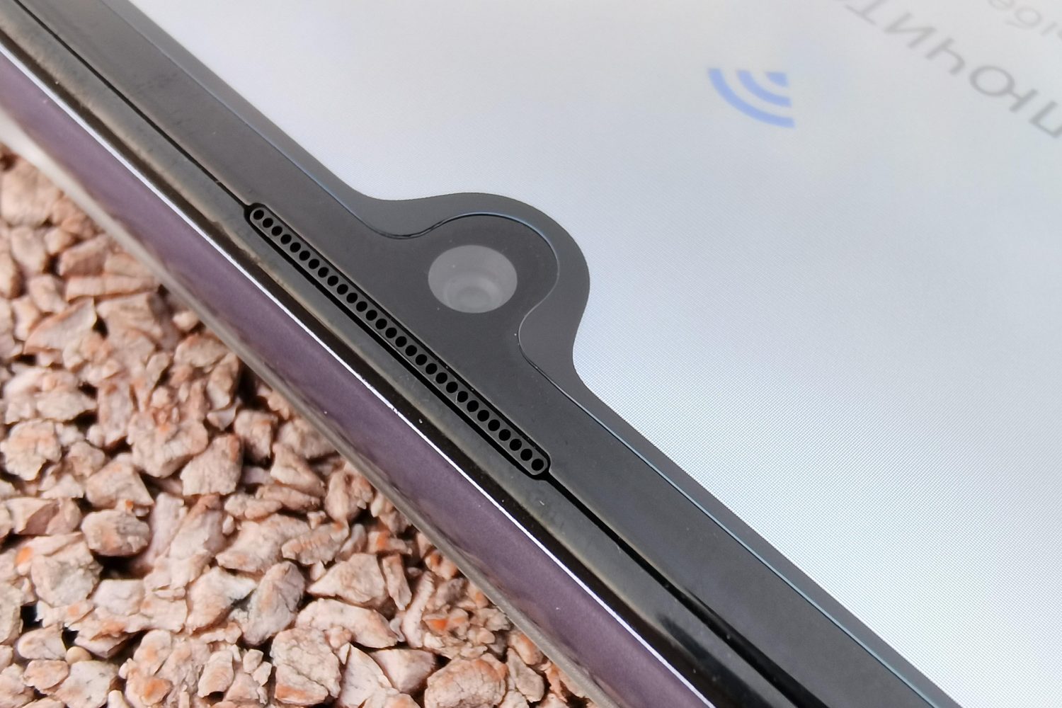 Itel A48 – недорогой смартфон для школьника