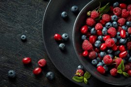 Какие ягоды стоит включить в рацион и почему?