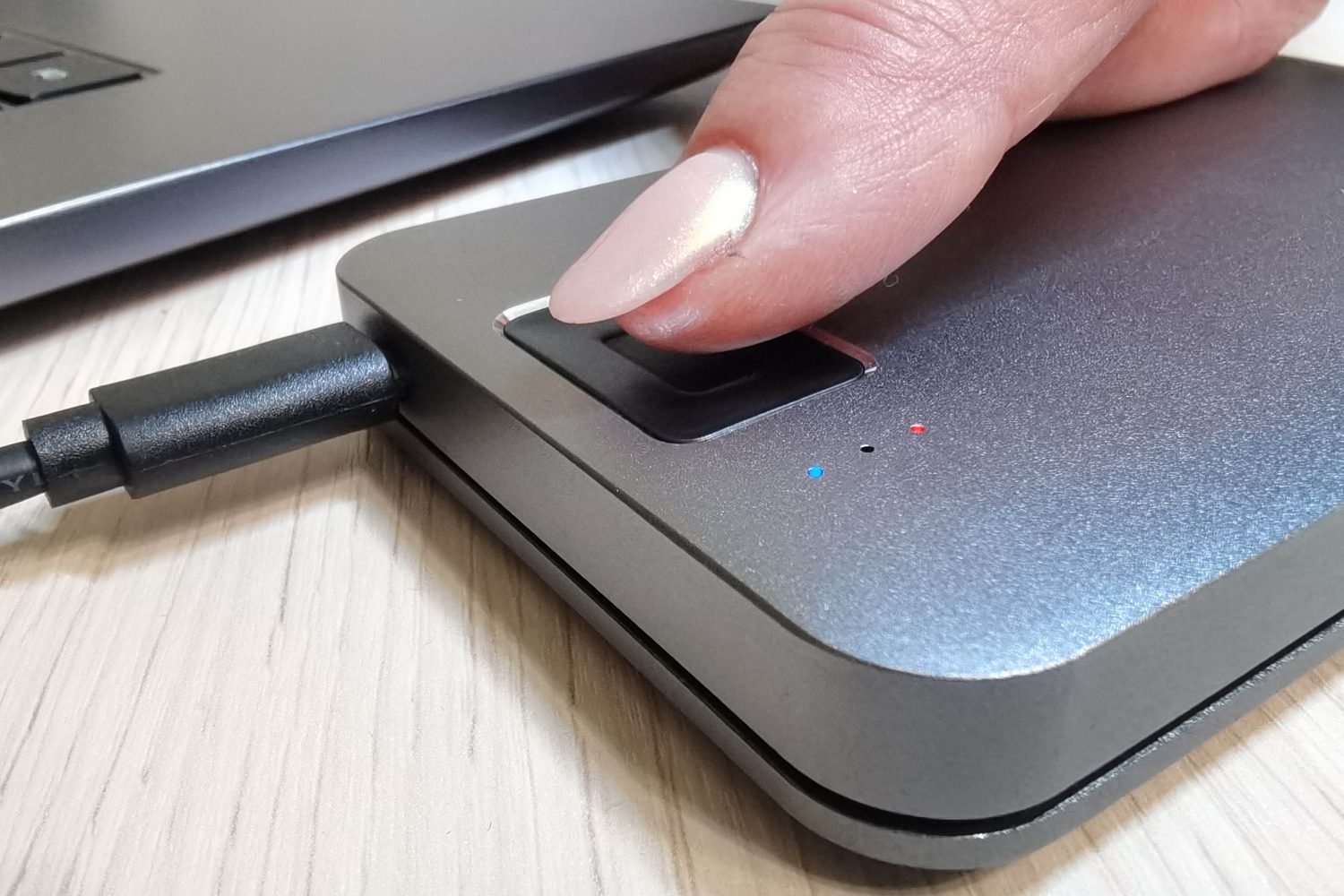Verbatim Executive Fingerprint Secure HDD – внешний диск с двойной защитой
