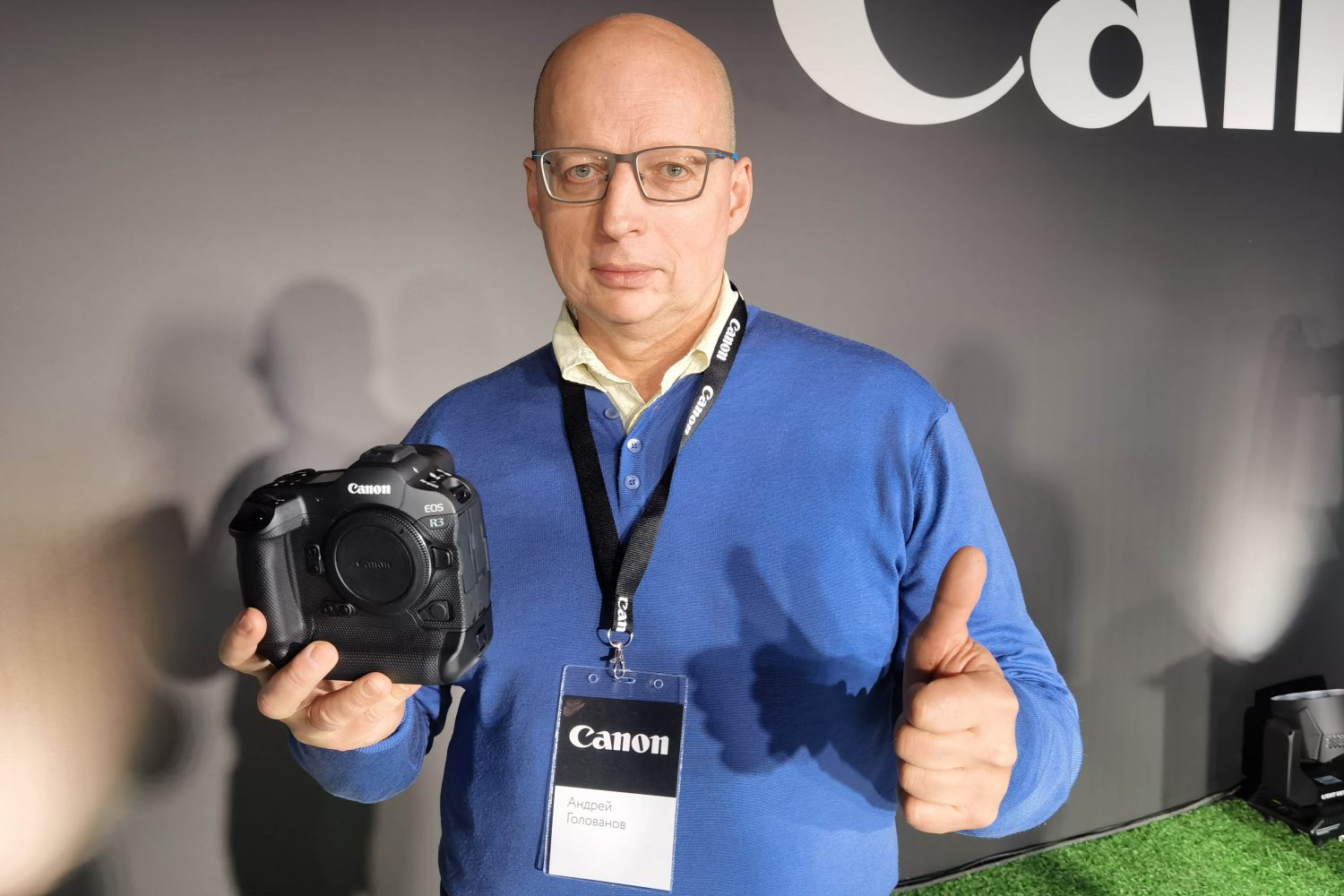 Представлена профессиональная беззеркальная камера Canon EOS R3