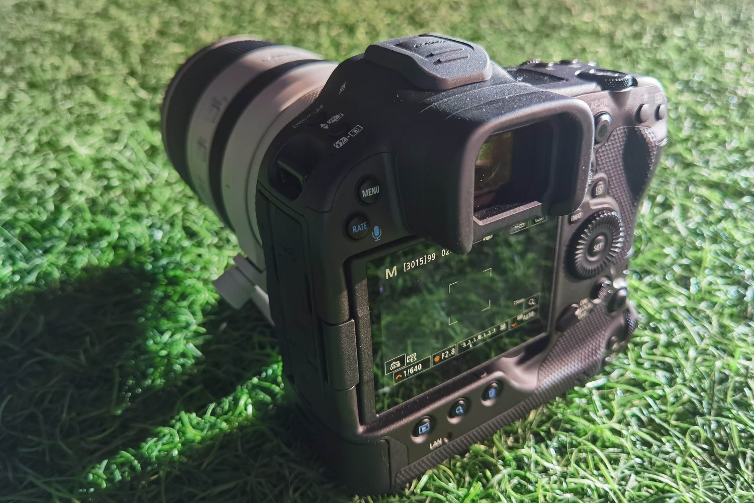 Представлена профессиональная беззеркальная камера Canon EOS R3