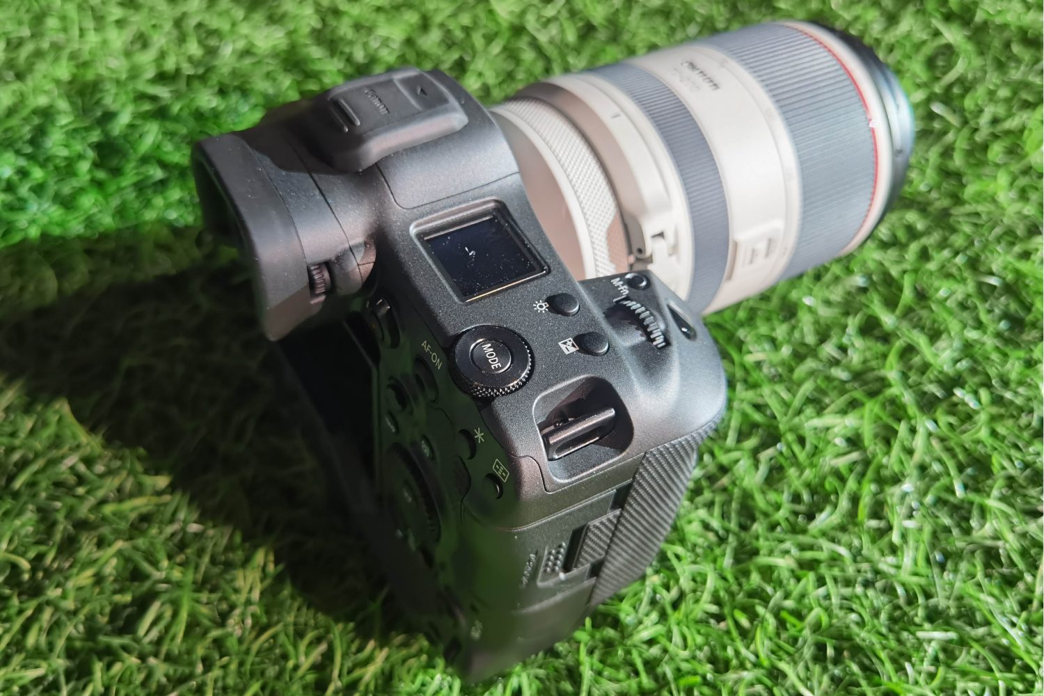 Представлена профессиональная беззеркальная камера Canon EOS R3