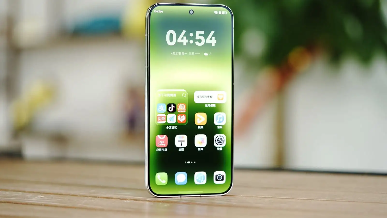 HarmonyOS 7 научилась спасать смартфоны Huawei от перегрева во время игр