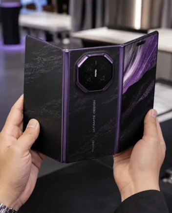 Huawei Mate XT 2: два экрана и фиолетовый корпус