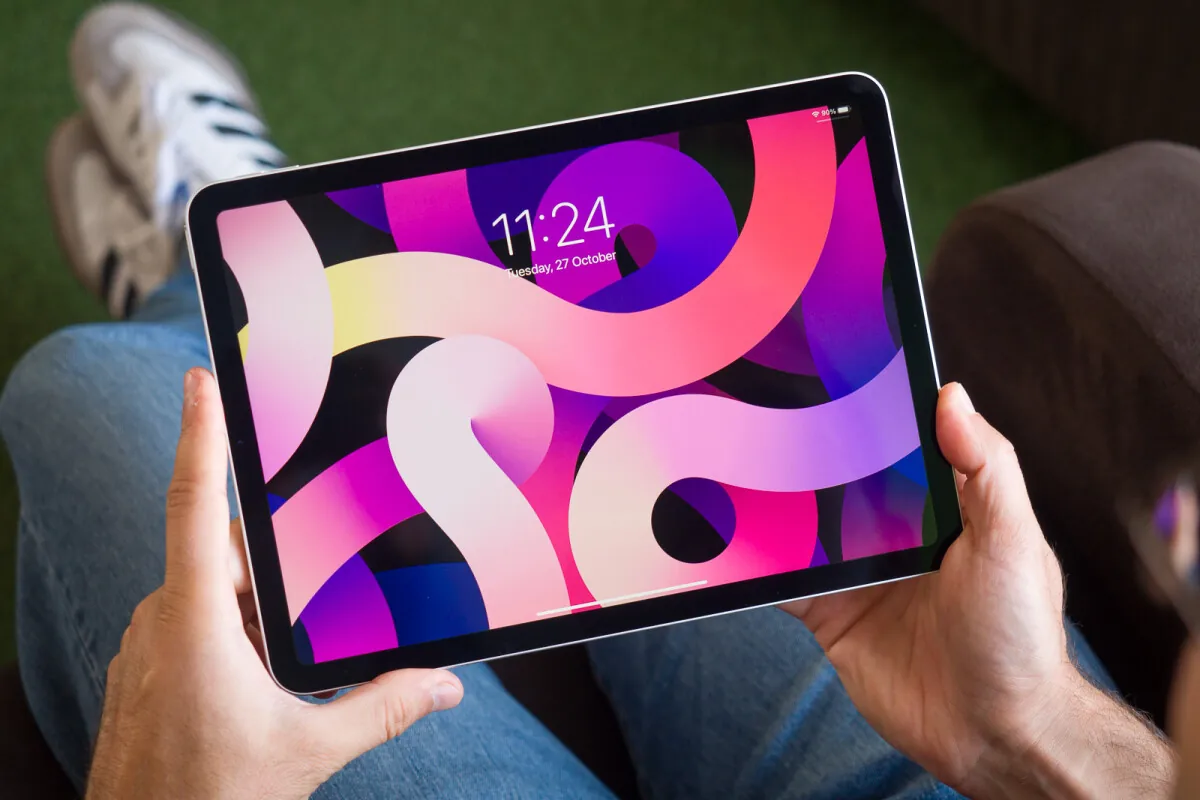 iPad Air с OLED-экраном появится не раньше 2027 года
