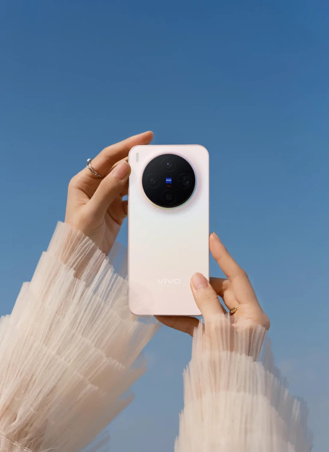 Vivo X300 отдают дешевле 49 тысяч рублей