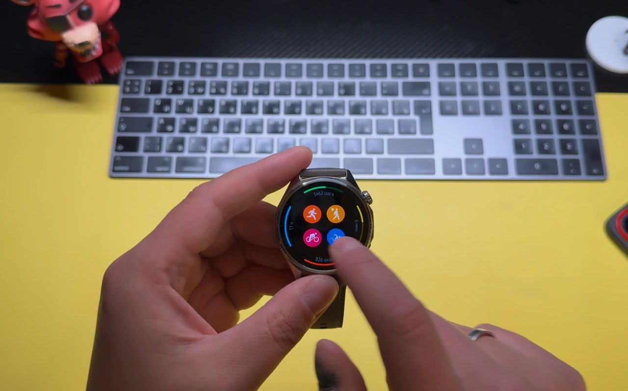 AMOLED-экран Huawei Watch GT 7 крупным планом