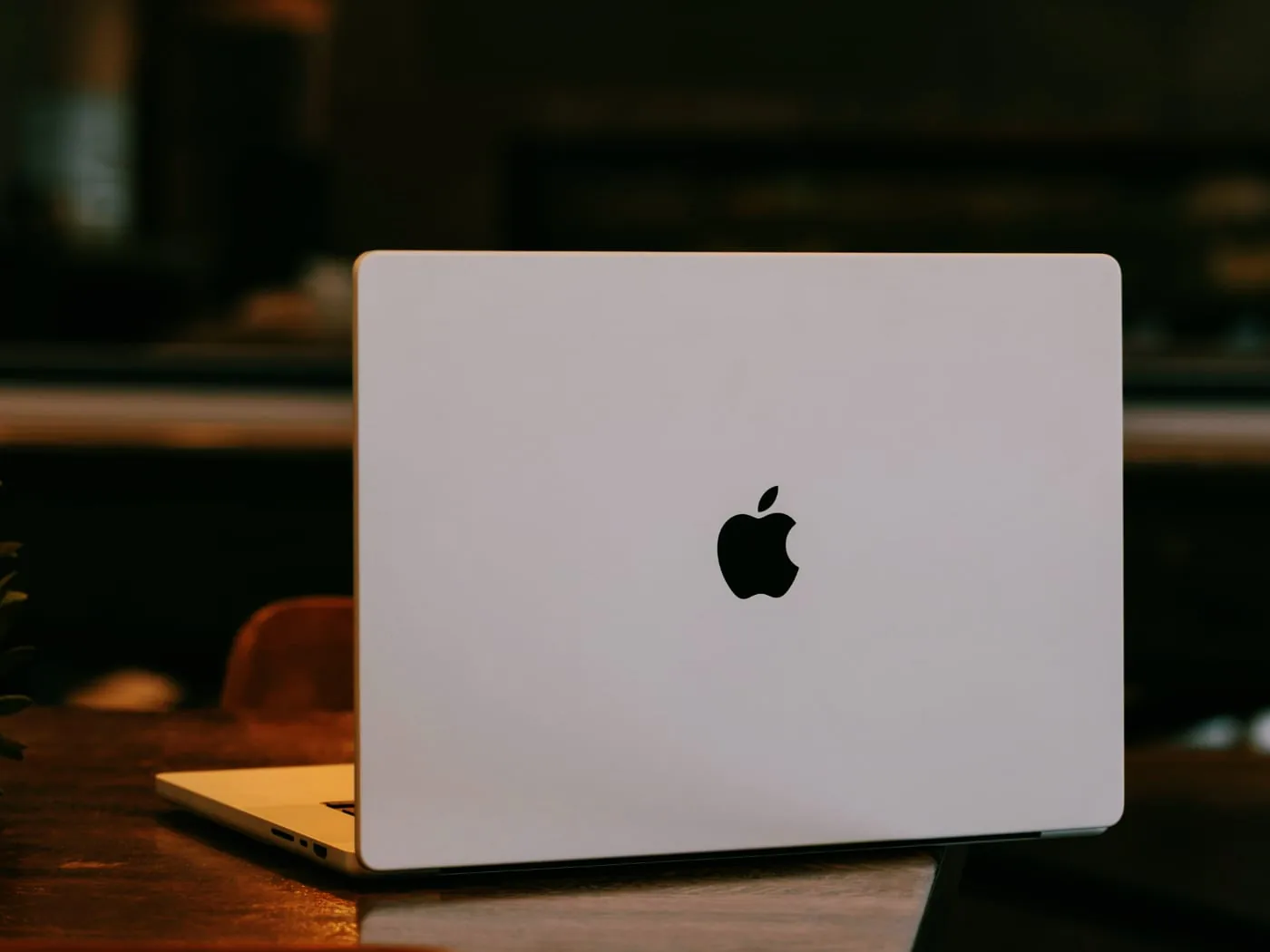 Apple готовит новый MacBook с OLED-экраном к 2029 году
