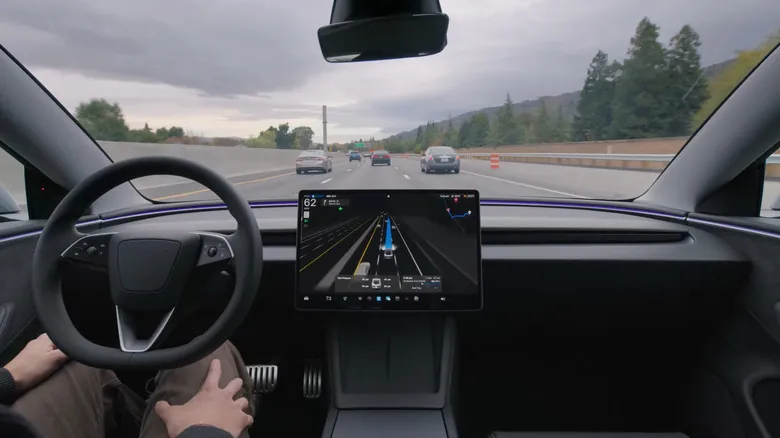 Чехия одобрила запуск FSD Supervised от Tesla