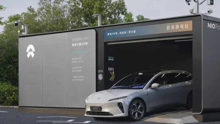 Geely и Nio объединяют зарядные сети и стандарты замены батарей