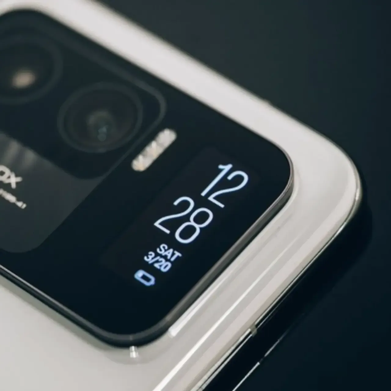 Honor 700 с экраном на крышке близится к запуску
