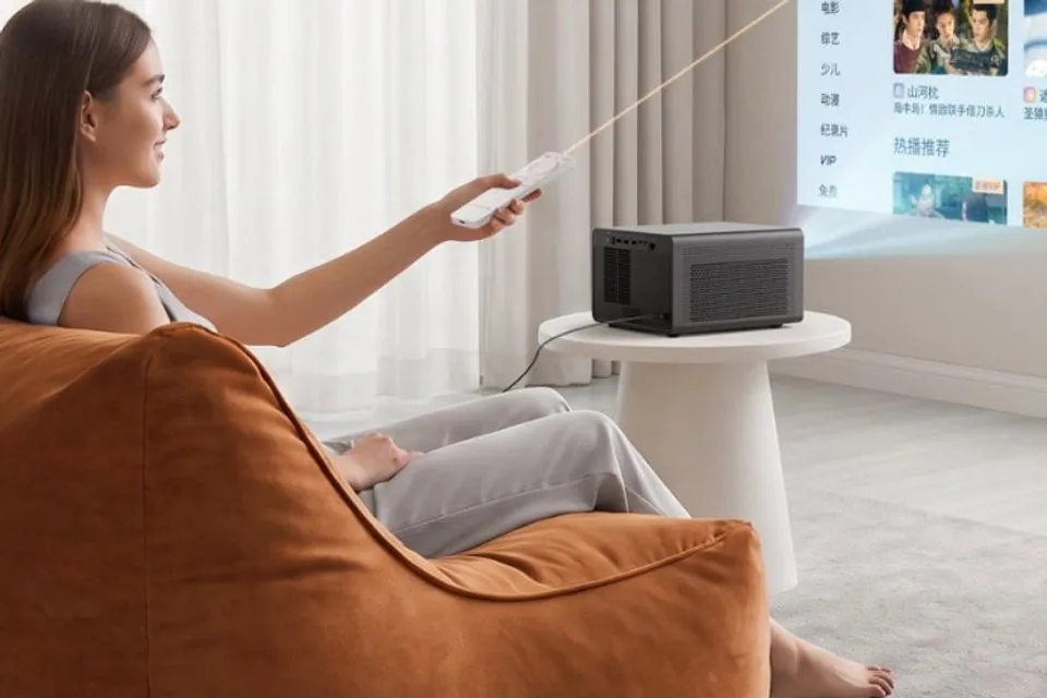 HONOR представила проектор Choice AI Projector Ultra за 2599 юаней