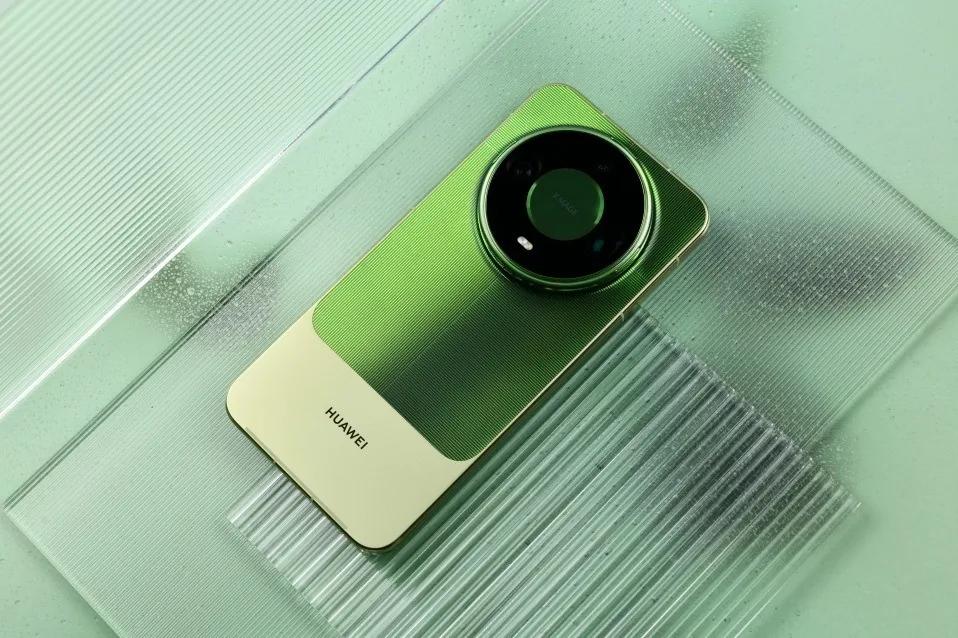 Huawei Mate 90 Pro Max показали вживую за день до презентации