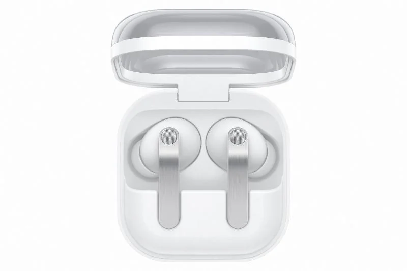 Samsung Galaxy Buds4 Pro в открытом кейсе — официальный пресс-рендер