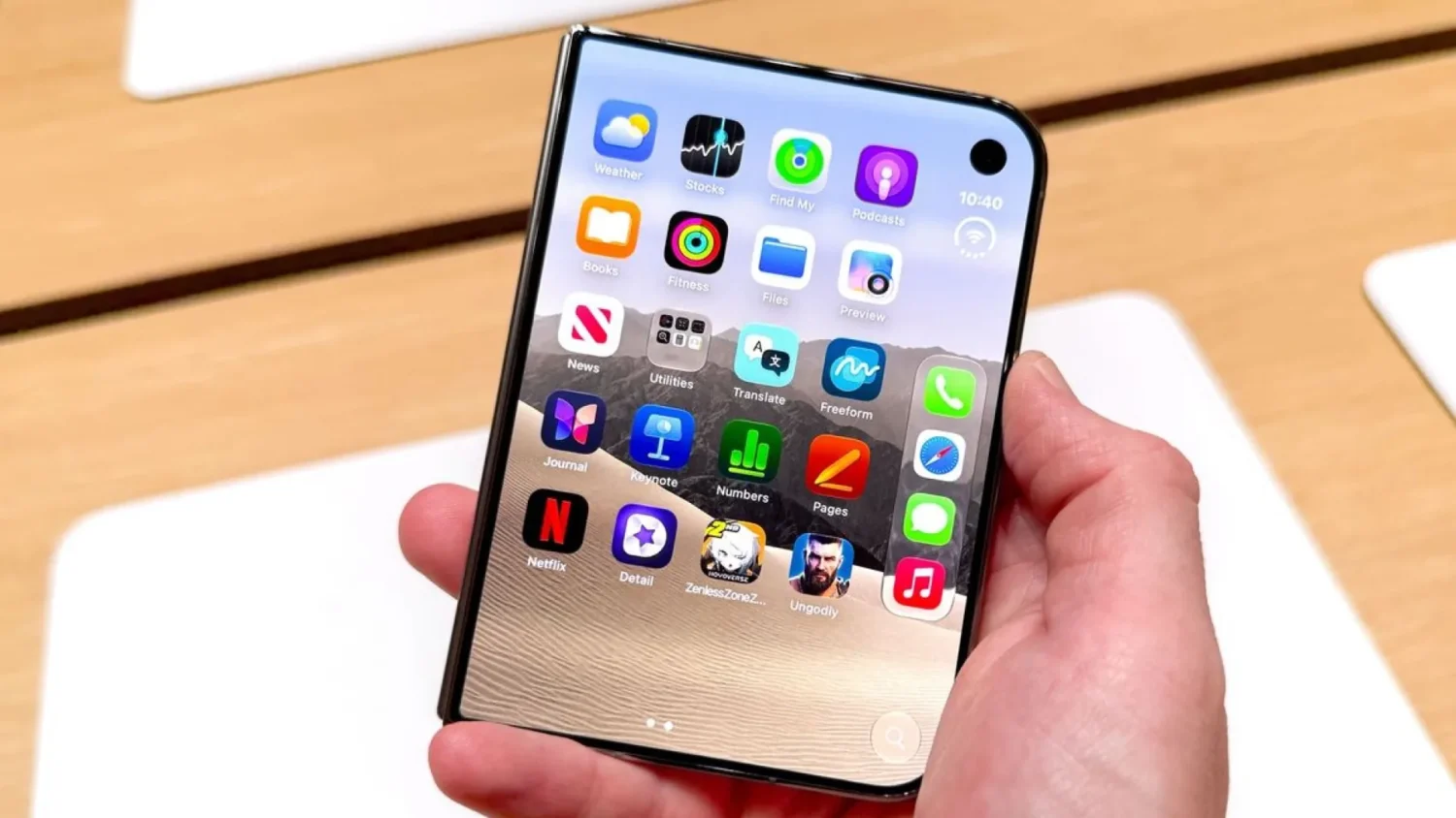 Первая партия iPhone Duo может оказаться небольшой