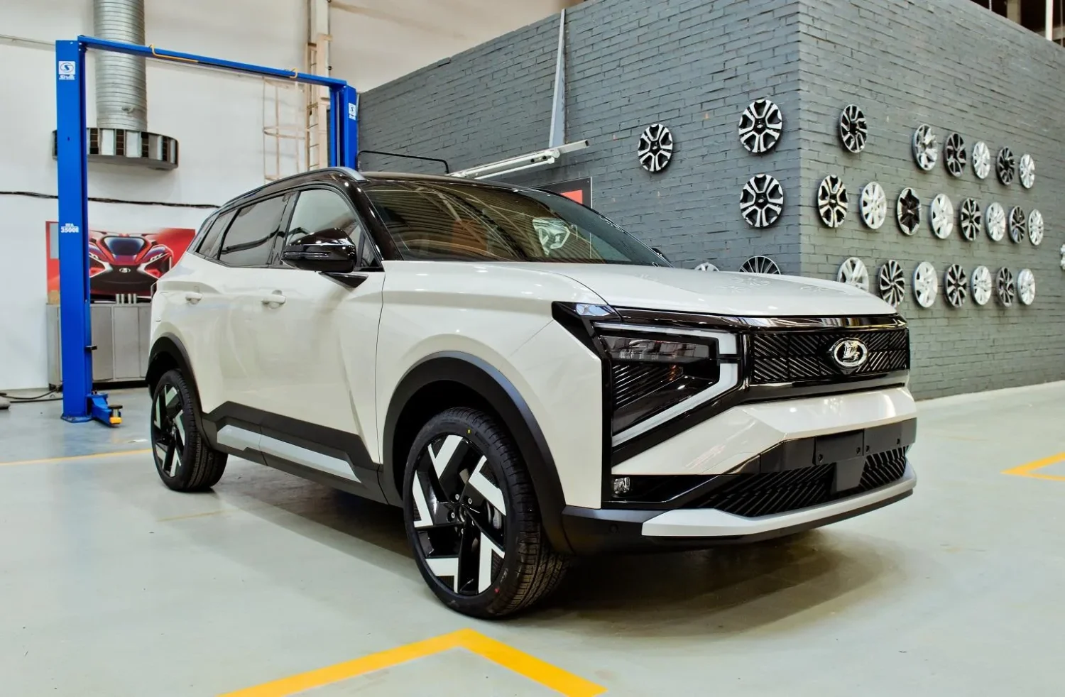 АвтоВАЗ запустит серийное производство кроссовера Lada Azimut 25 сентября