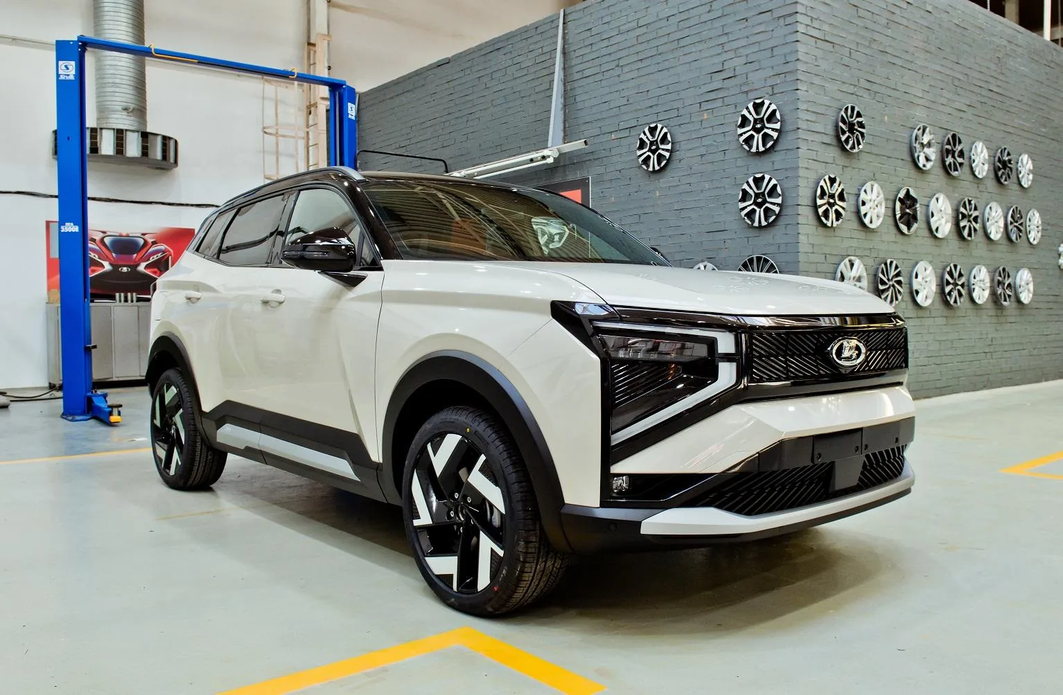 АвтоВАЗ запустит серийное производство кроссовера Lada Azimut 25 сентября