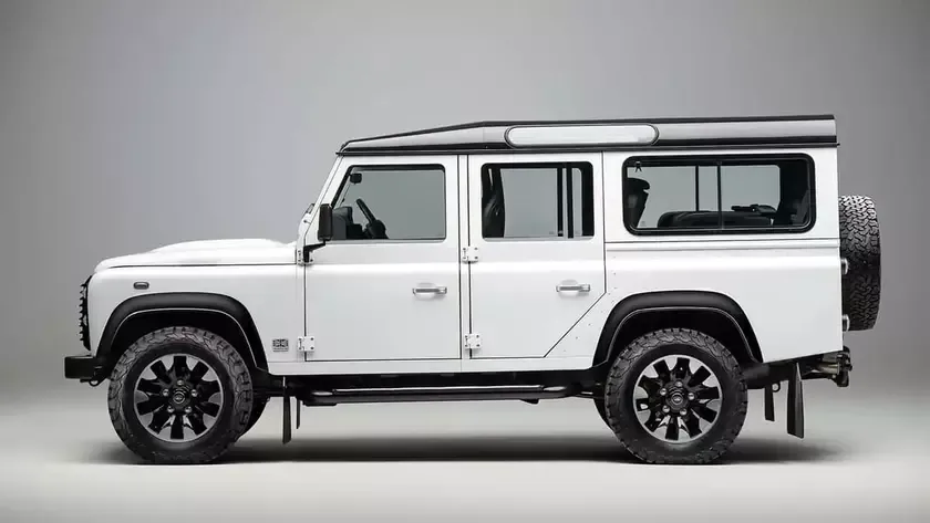 Land Rover Classic выпустила пакет Works V8 для классических Defender