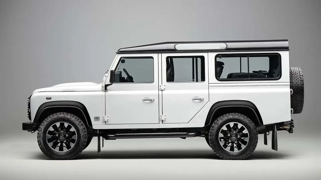 Land Rover Classic выпустила пакет Works V8 для классических Defender