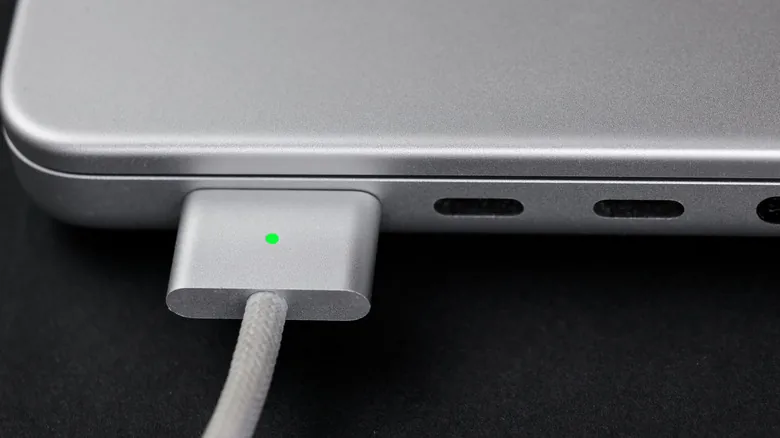 MagSafe или USB-C: что лучше для зарядки MacBook