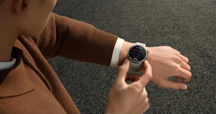 OPPO Watch X3: титановые часы с акцентом на мониторинг здоровья