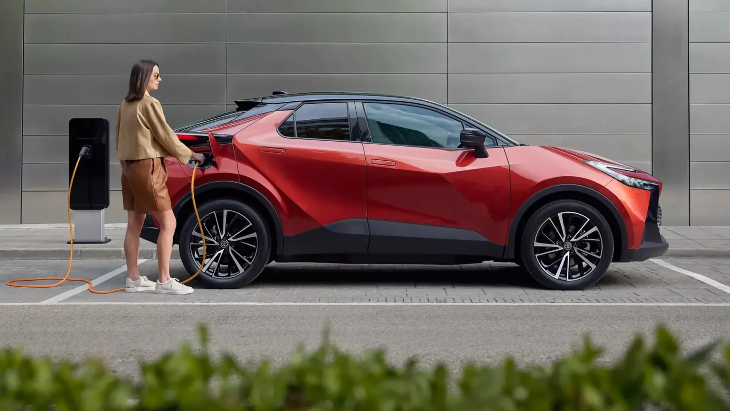 Реальные выбросы PHEV оказались в 6 раз выше заявленных