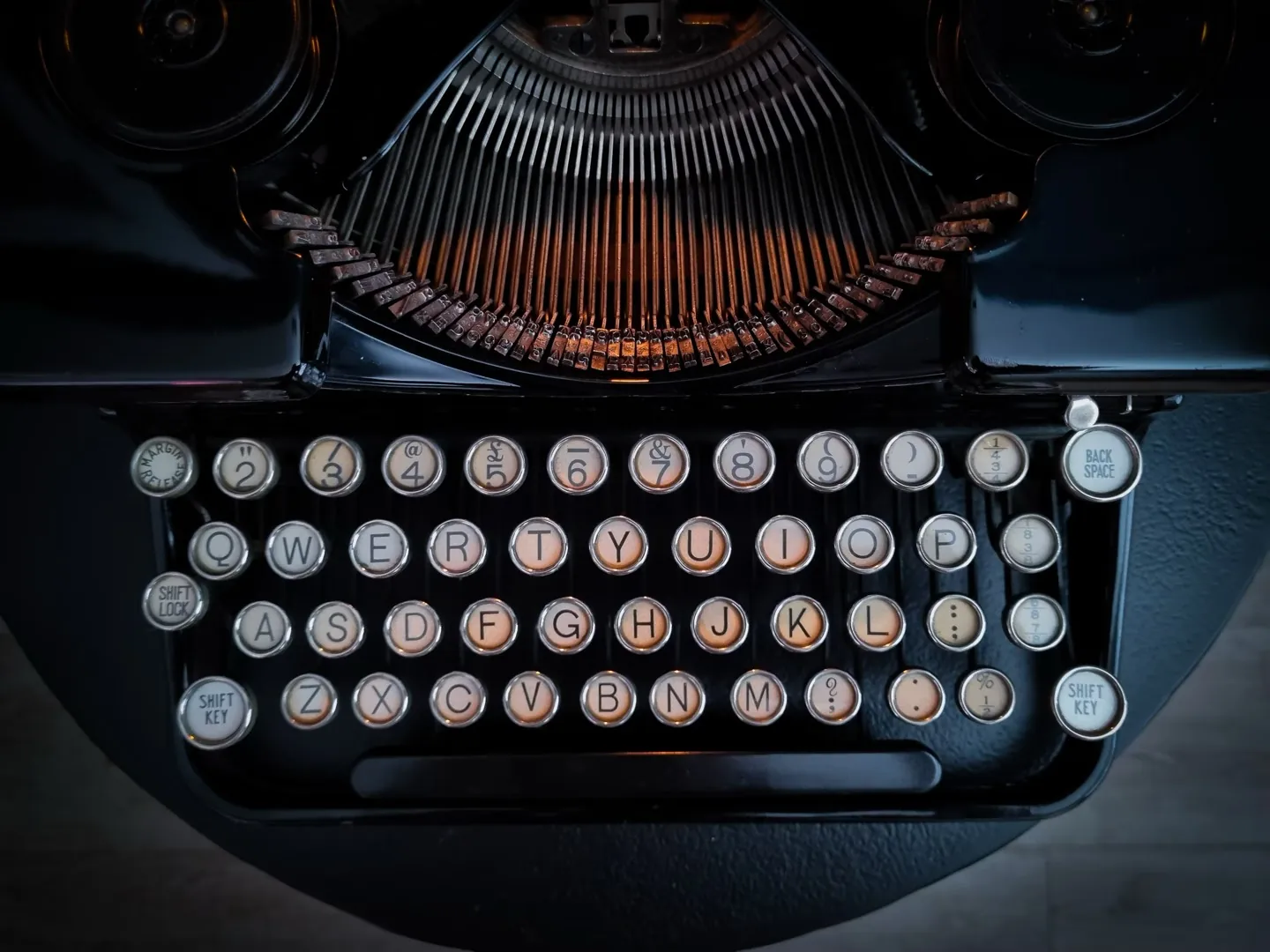 QWERTY, Shift и Backspace: как рождались клавиши компьютера