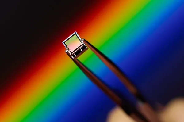 Singular Photonics представила сенсор Litavis с обработкой данных внутри пикселя