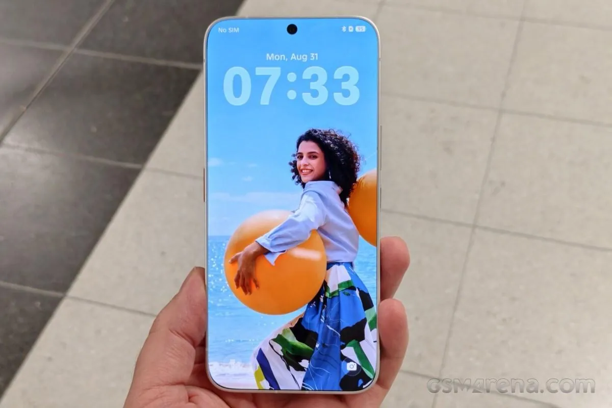 Tecno представила почти безрамочный смартфон: реальность без границ