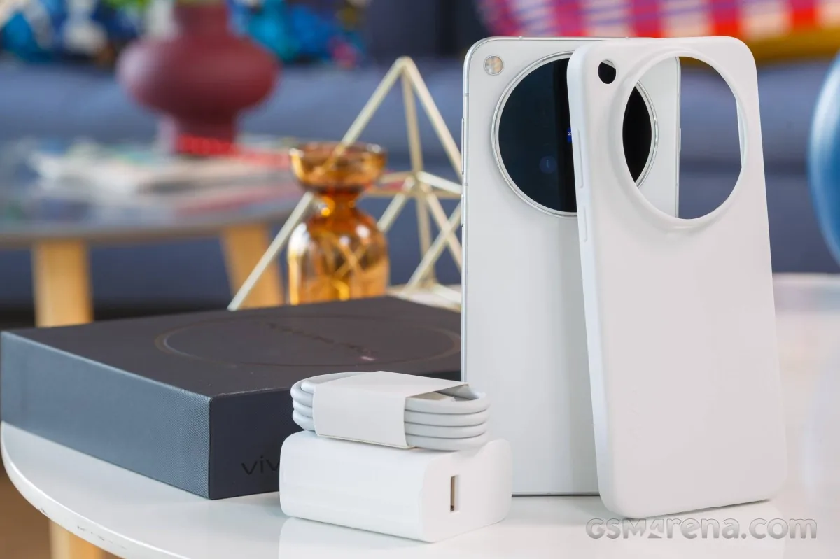 Vivo X500 Pro Max: 200 Мп, внешний экран и батарея 8000 мА·ч