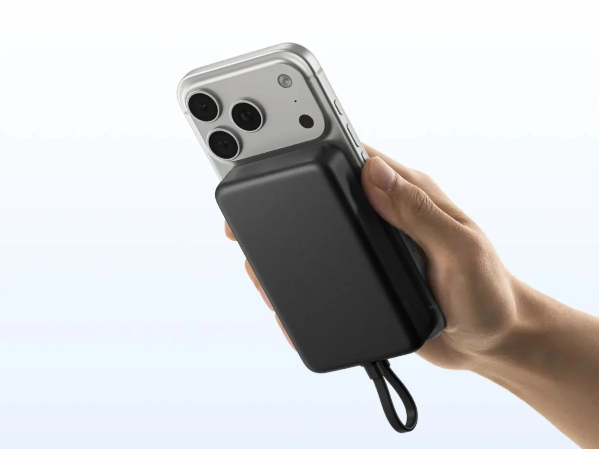 Xiaomi выпустила пауэрбанк с Qi 2.2 и встроенным кабелем