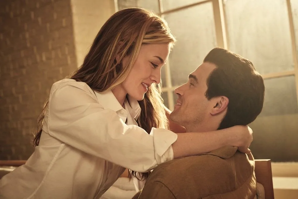 Иллюстрация к материалу «Самые ожидаемые и новые сериалы 2026 года». Фото: Menshealth.com.