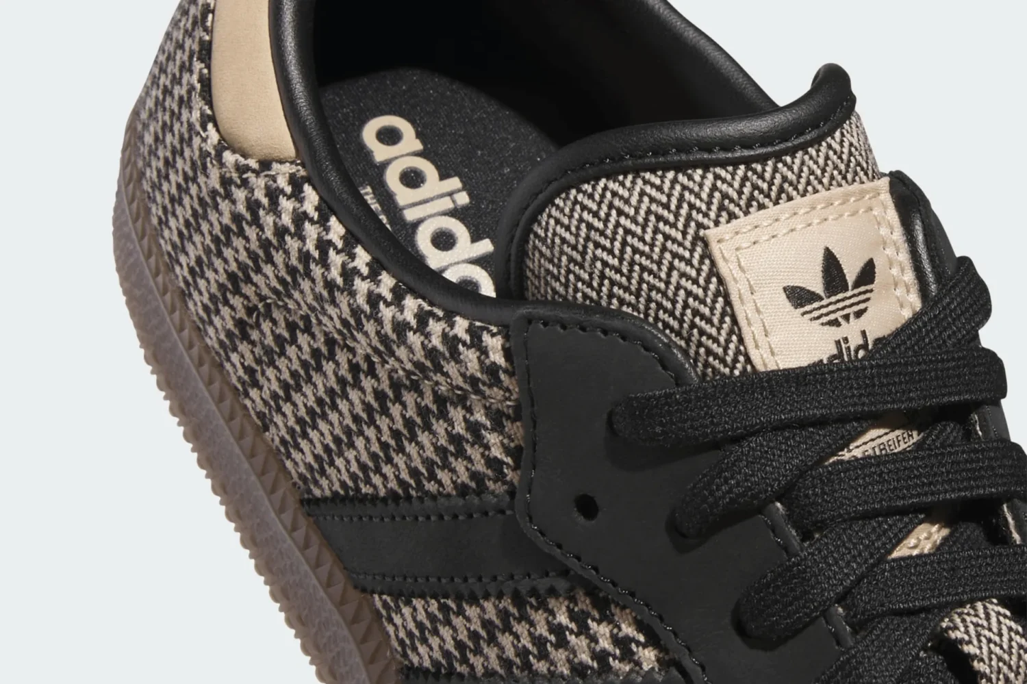 adidas представил Samba OG в твидовой отделке
