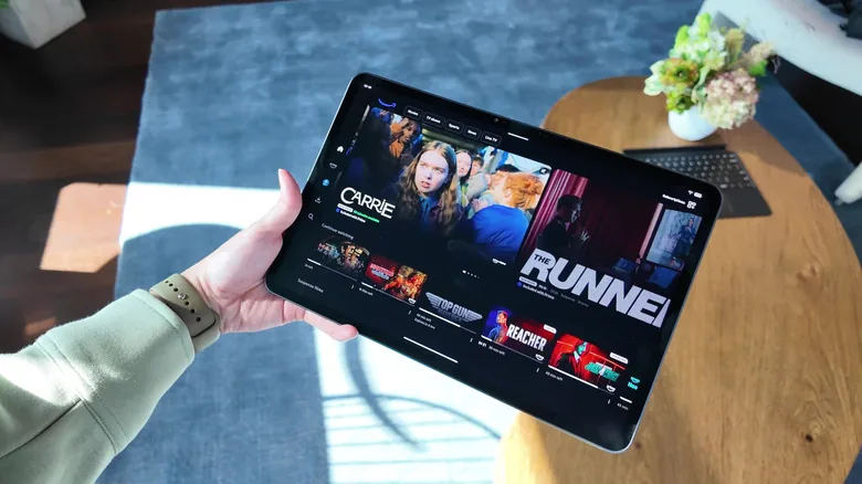 Amazon представила планшет Alexa Tablet 12 Pro с матовым экраном