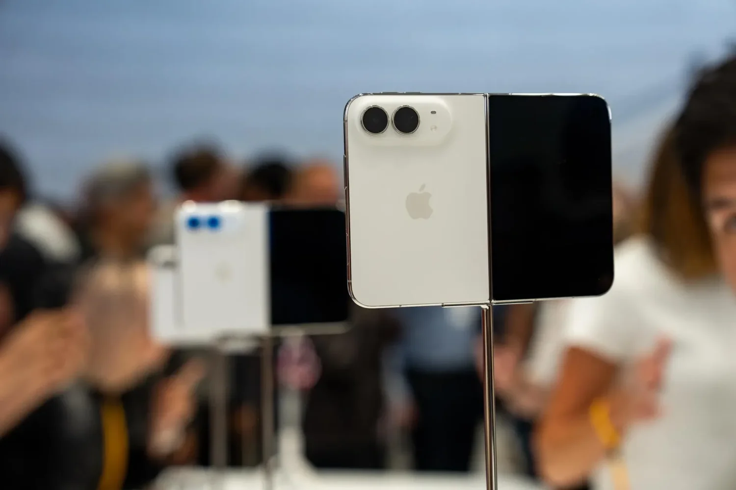 Apple раскрыла ёмкость аккумулятора iPhone Duo под давлением ЕС