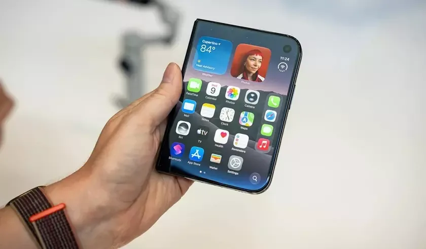 Сотрудников Apple Store обязали отговаривать покупателей от визитов в день старта продаж iPhone Duo