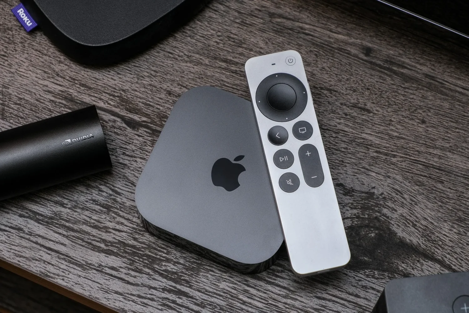 Слух: новый Apple TV получит встроенный микрофон и пульт с динамиком