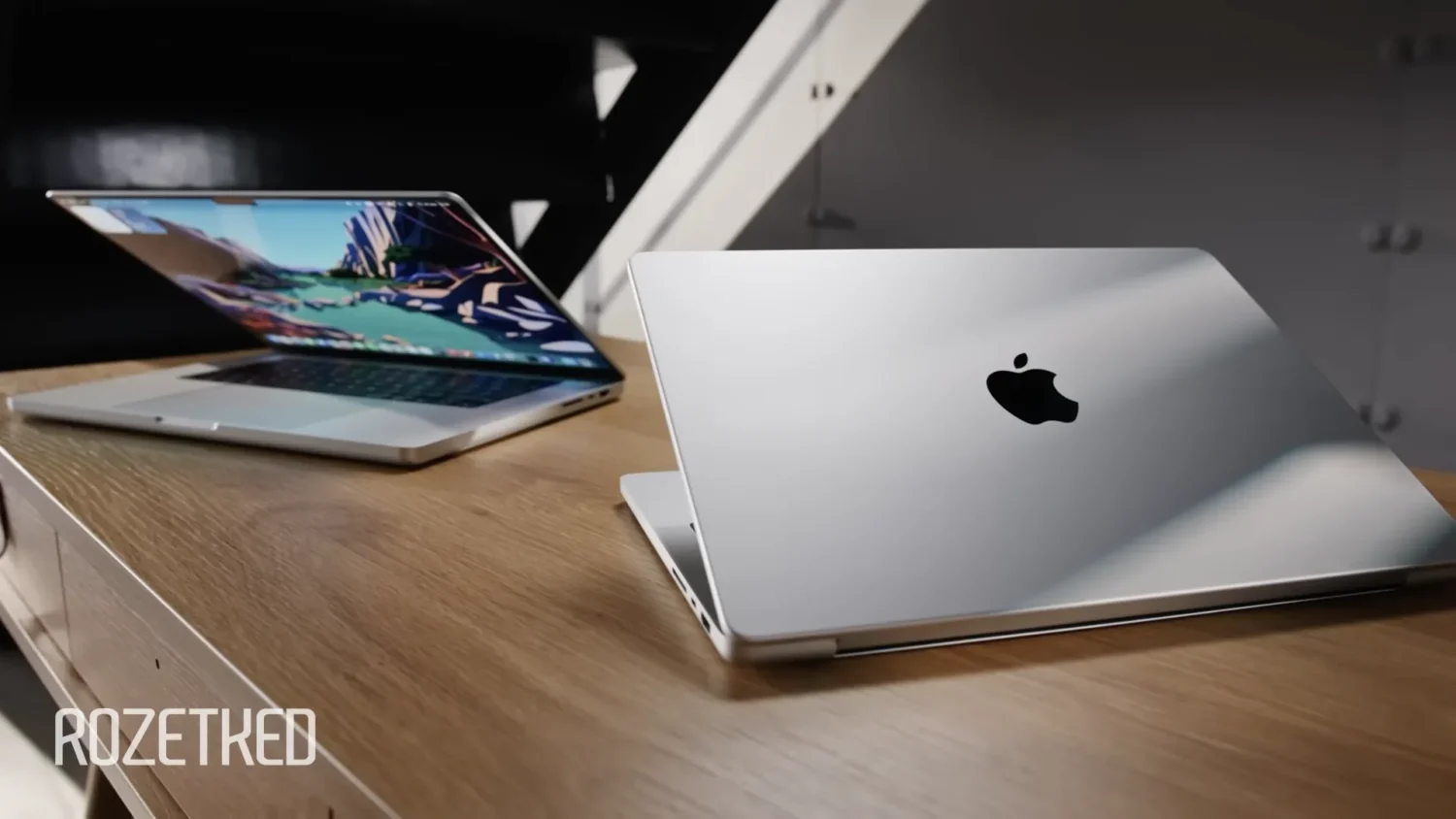 Bloomberg: обновлённый MacBook Pro с OLED-экраном будет значительно легче