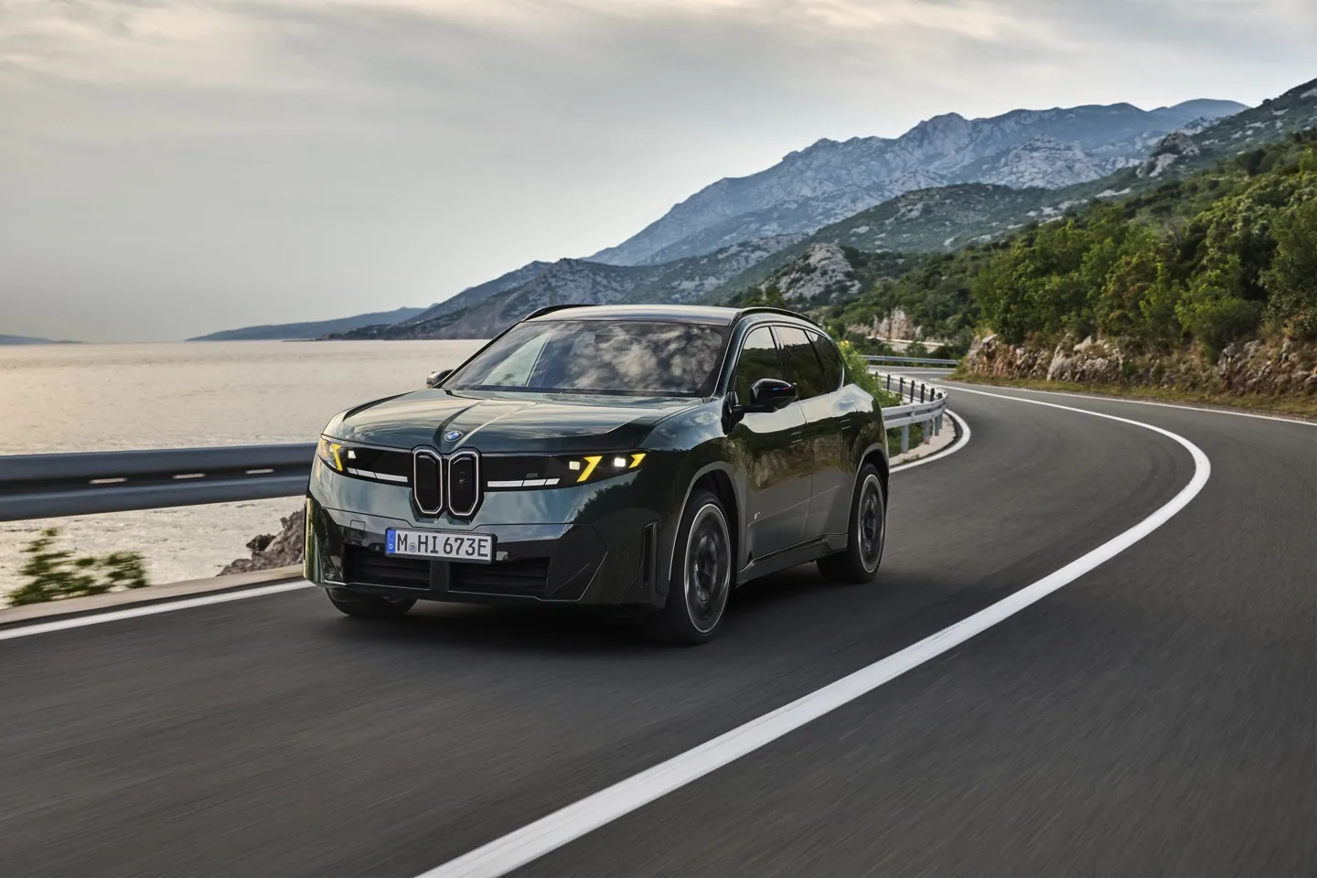 BMW iX3 M60 xDrive: 612 л.с., разгон за 3,9 секунды и запас хода 754 км