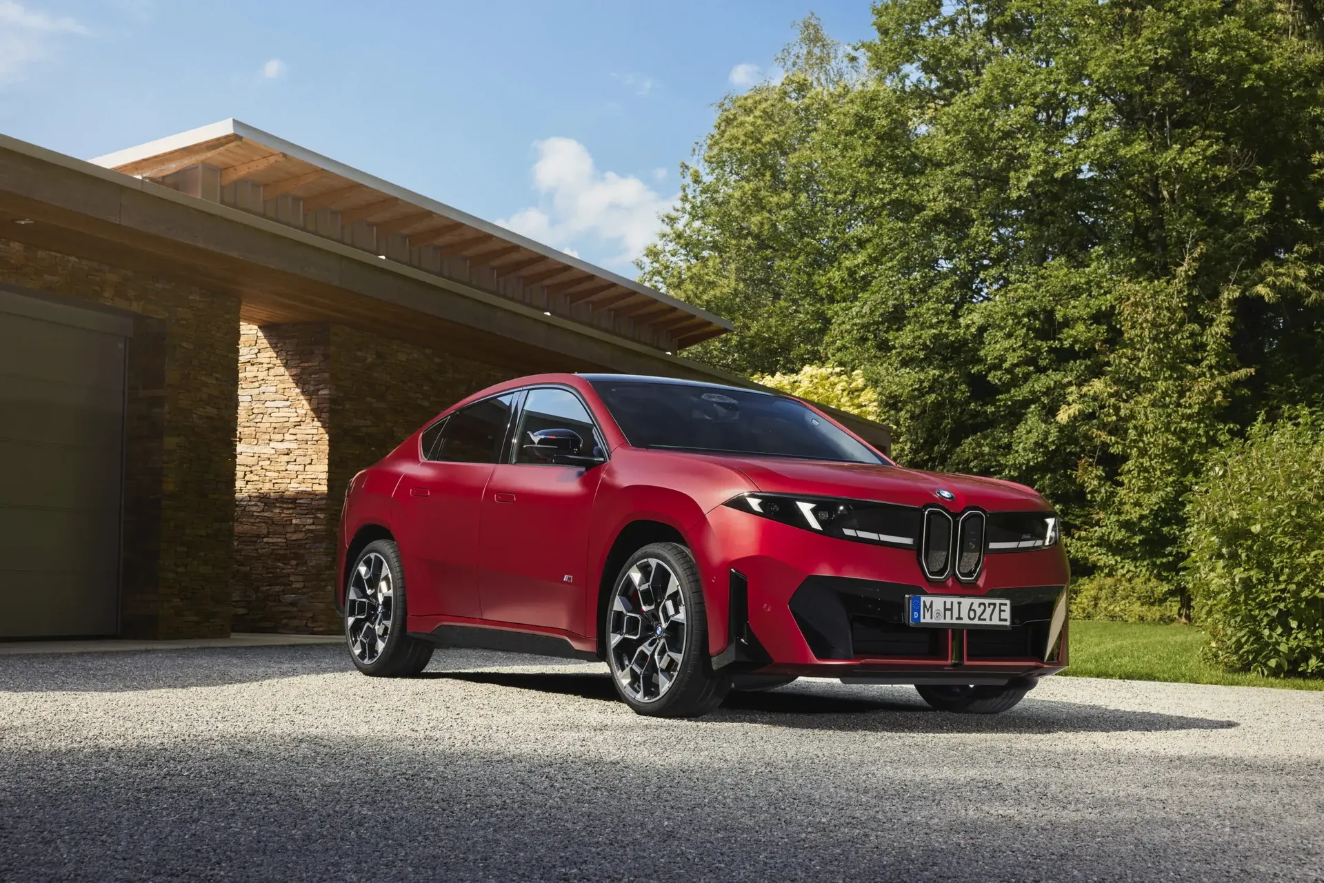 BMW представила электрический кроссовер iX4 на архитектуре Neue Klasse