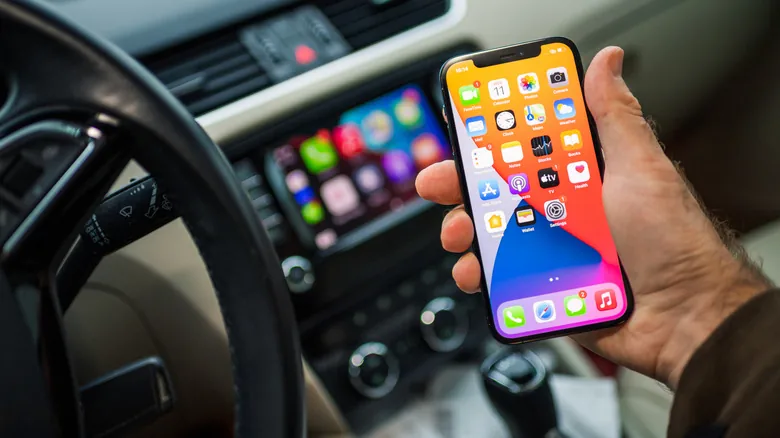 Как добавить и настроить виджеты CarPlay в iOS 26