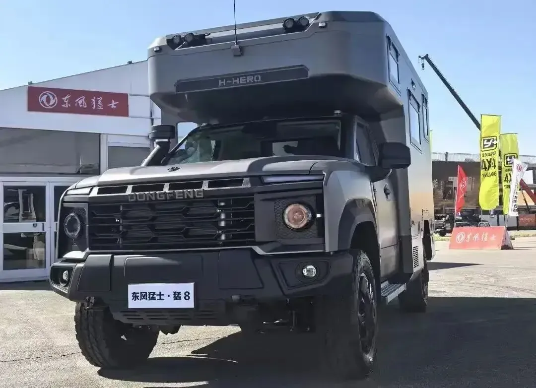 Dongfeng представила автодом Mengshi Meng 8 на базе армейского грузовика